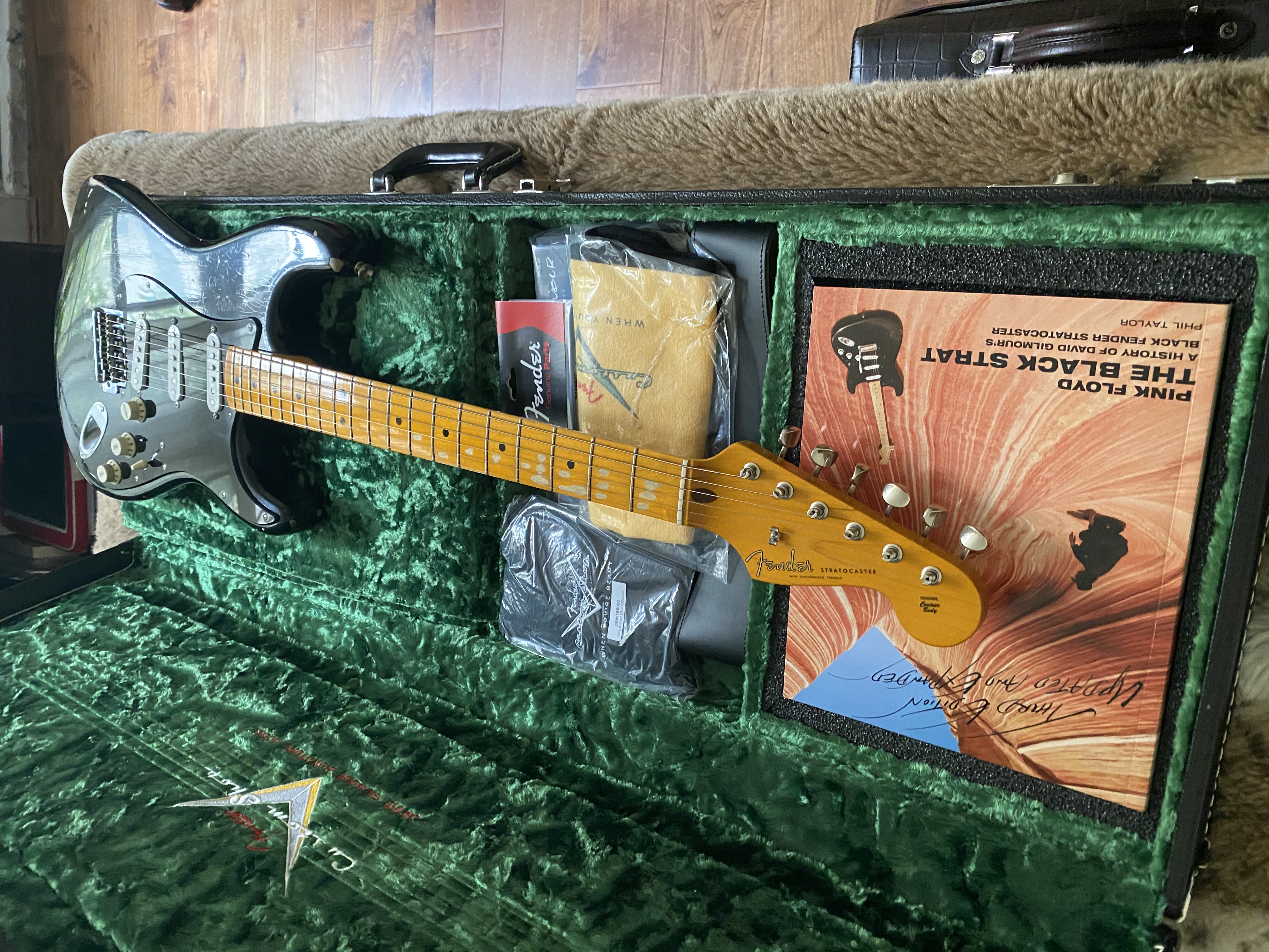 Strat Image 3