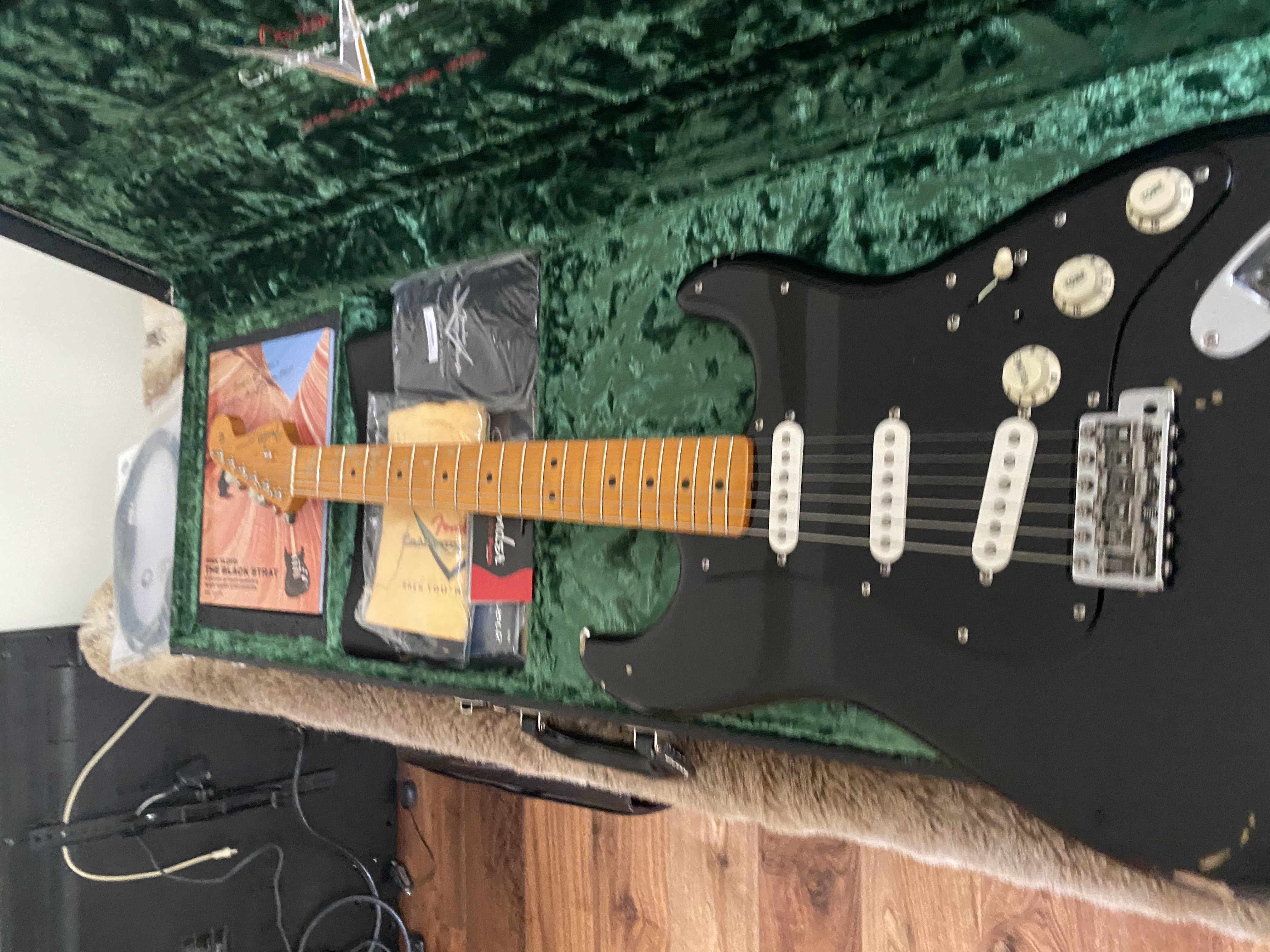 Strat Image 4